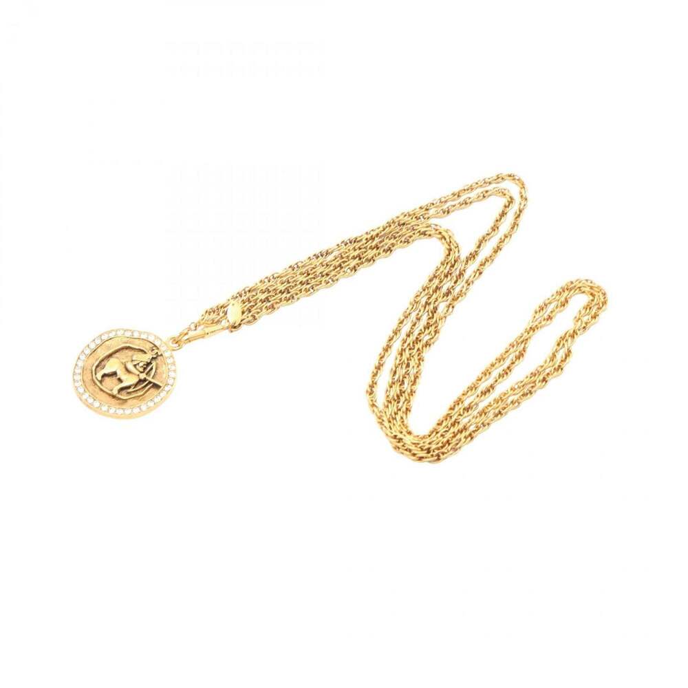 CHANEL Authentic White Necklace - Picture 3 of 8